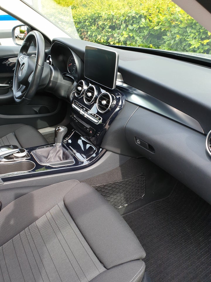 Mercedes C180 1,6 Avantgarde Benzin modelår 2015 km 125000