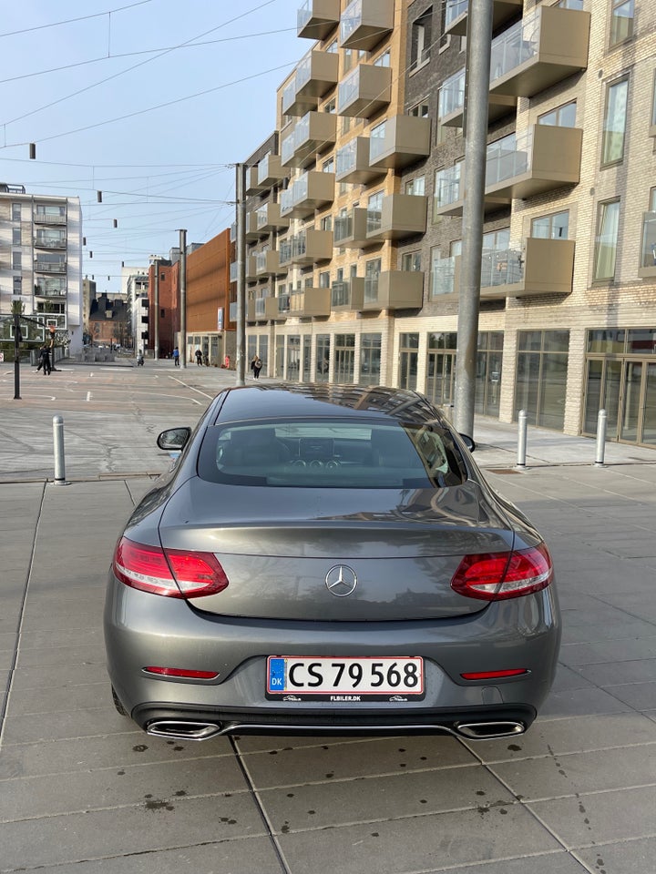 Mercedes C200 2,0 Coupé Benzin modelår 2016 km 84000 Grå ABS