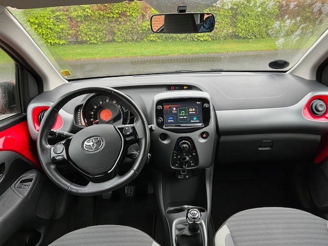 Toyota Aygo 1,0 VVT-i x-pression Benzin modelår 2018 km
