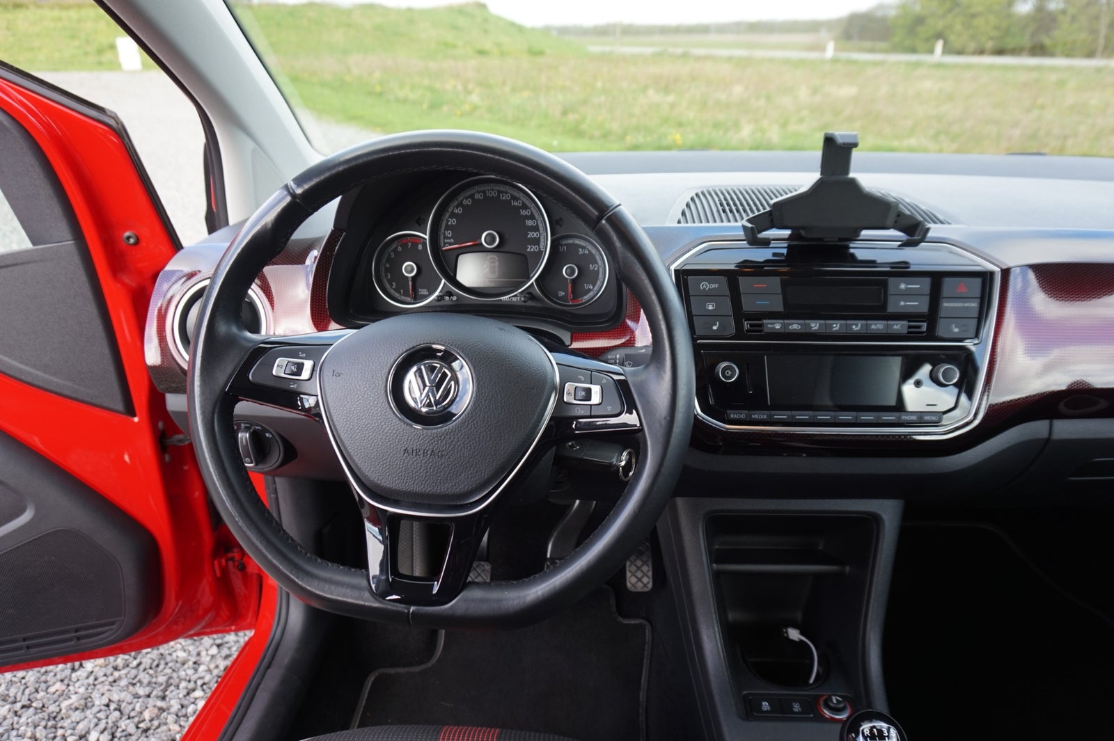 VW Up! 1,0 TSi 90 High Up! BMT Benzin modelår 2017 km 101000