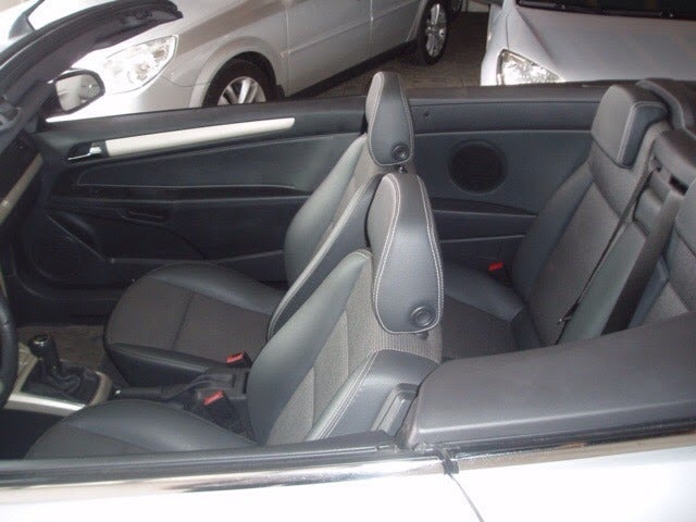 Opel Astra 2,0 Cosmo TwinTop Benzin modelår 2006 km 79000