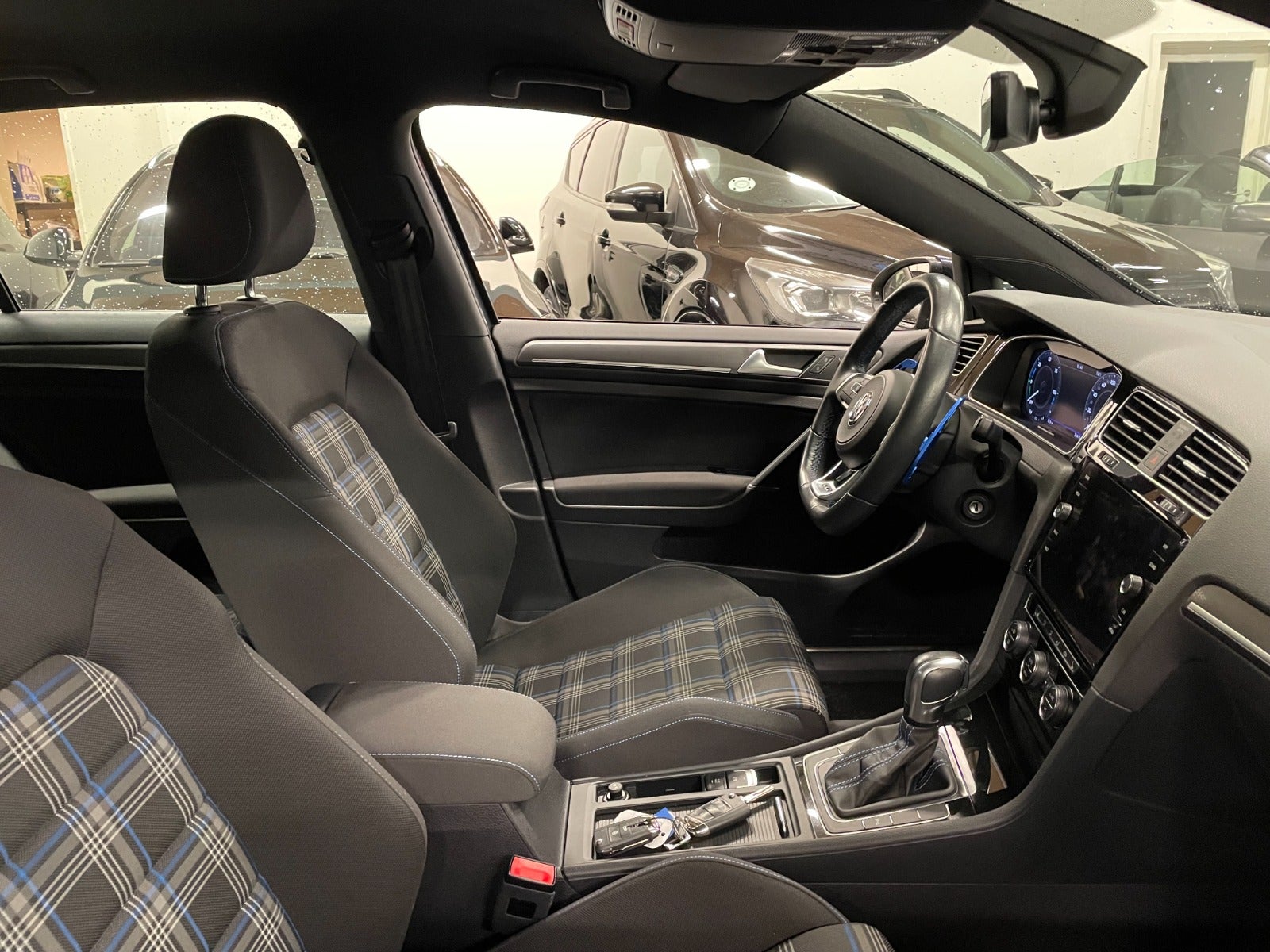 VW Golf VII 1,4 GTE DSG Benzin aut. Automatgear modelår 2020