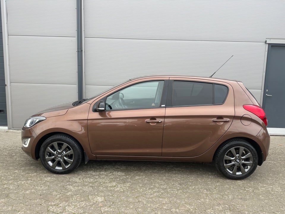 Hyundai i20 1,25 Go Benzin modelår 2015 km 54000 nysynet ABS