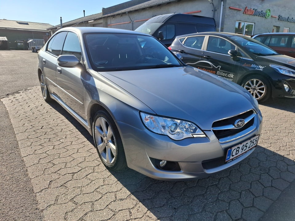 Subaru Legacy 2,5i AWD Benzin 4x4 4x4 modelår 2008 km 170700