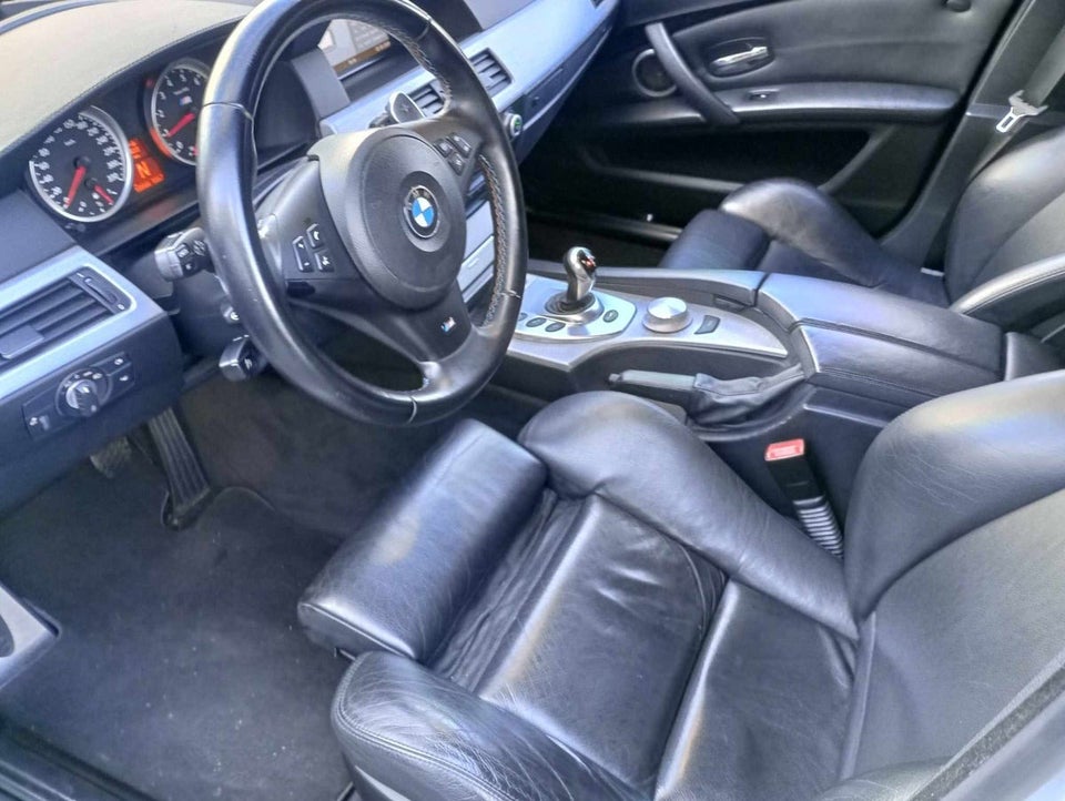 BMW M5 5,0 Touring SMG Van Benzin aut. Automatgear modelår