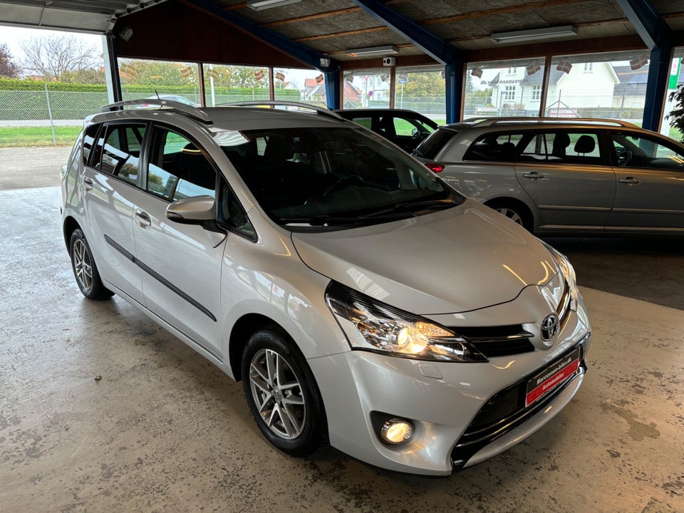 Toyota Verso 1,8 VVT-i T2 Touch 7prs Benzin modelår 2016 km