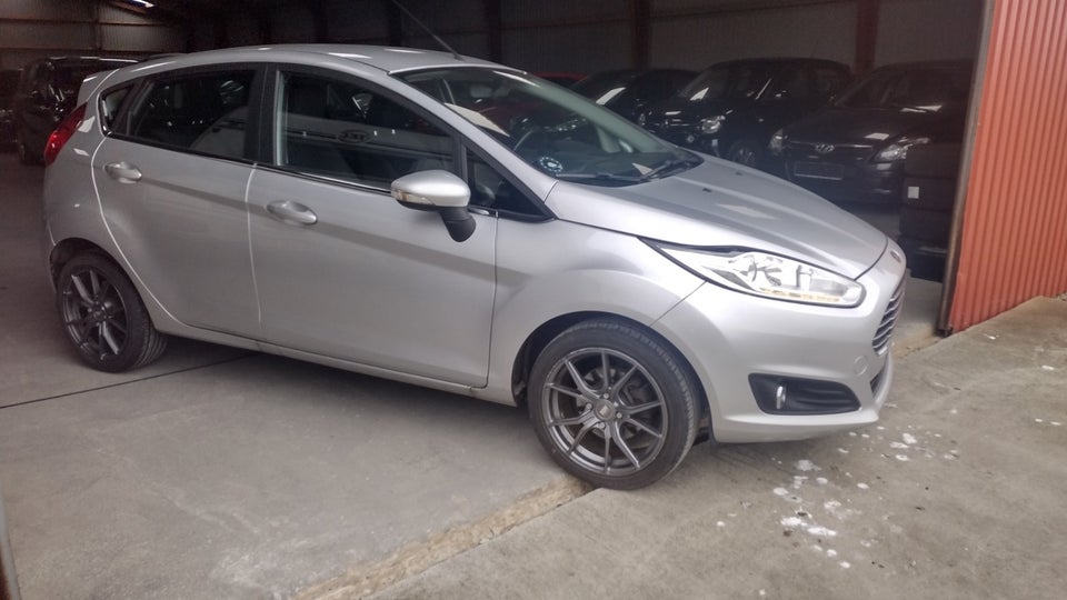 Ford Fiesta 1,0 SCTi 100 Titanium Benzin modelår 2014 km