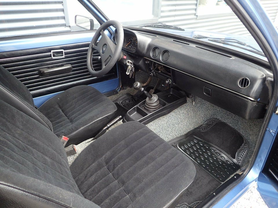 Opel Kadett 1,6 S Berlina Benzin modelår 1978 km 94000