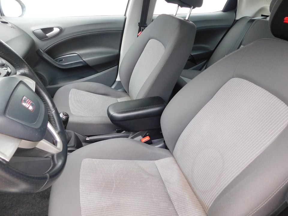 Seat Ibiza 1,2 TSi 105 Style ST eco Benzin modelår 2011 km