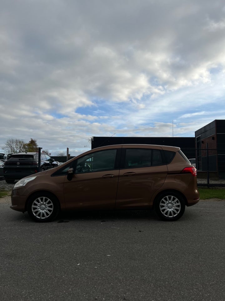 Ford B-MAX 1,0 SCTi 125 Titanium Benzin modelår 2012 km