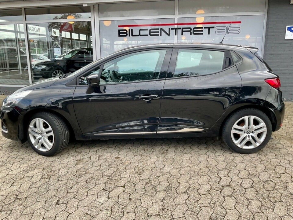 Renault Clio IV 0,9 TCe 90 Zen Benzin modelår 2018 km 61000