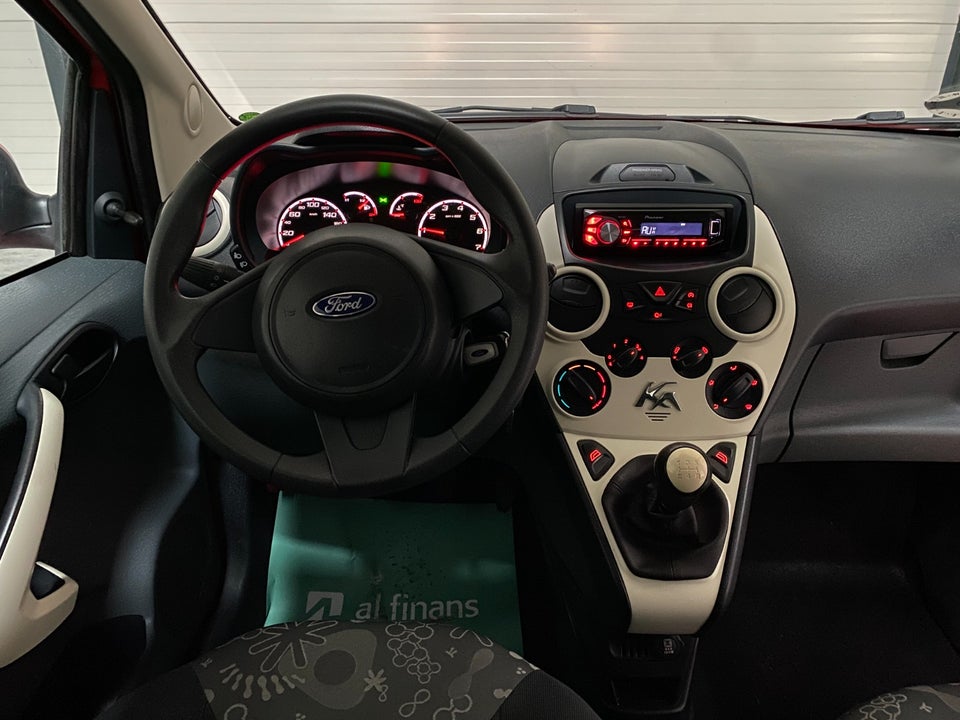 Ford Ka 1,2 Trend Benzin modelår 2015 km 43000 Rød ABS airbag