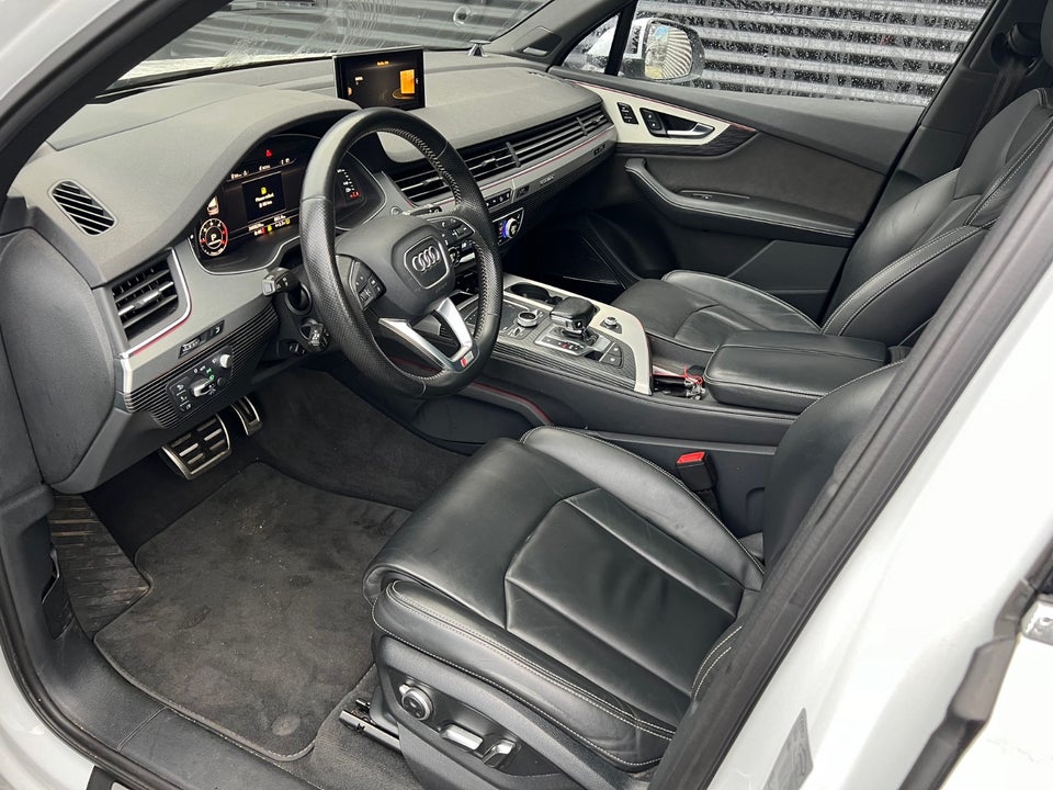 Audi Q7 3,0 TDi 272 S-line quattro Tiptr. Van Diesel aut.