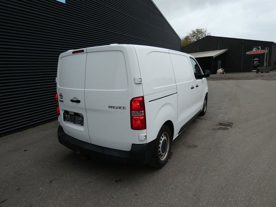 Toyota ProAce 1,6 D 95 Medium Base Diesel modelår 2019 Hvid km