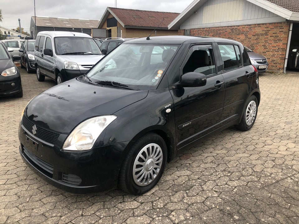 Suzuki Swift 1,5 GL-A Benzin modelår 2005 km 196000