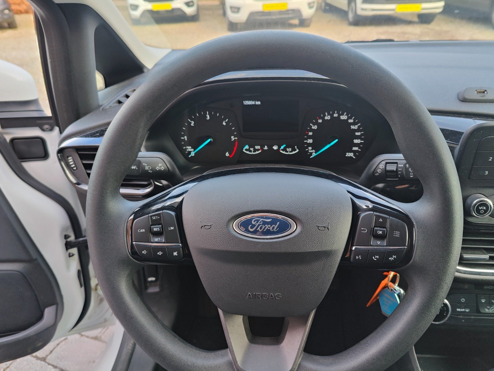 Ford Fiesta 1,5 TDCi 85 Trend Van Diesel modelår 2018 Hvid km