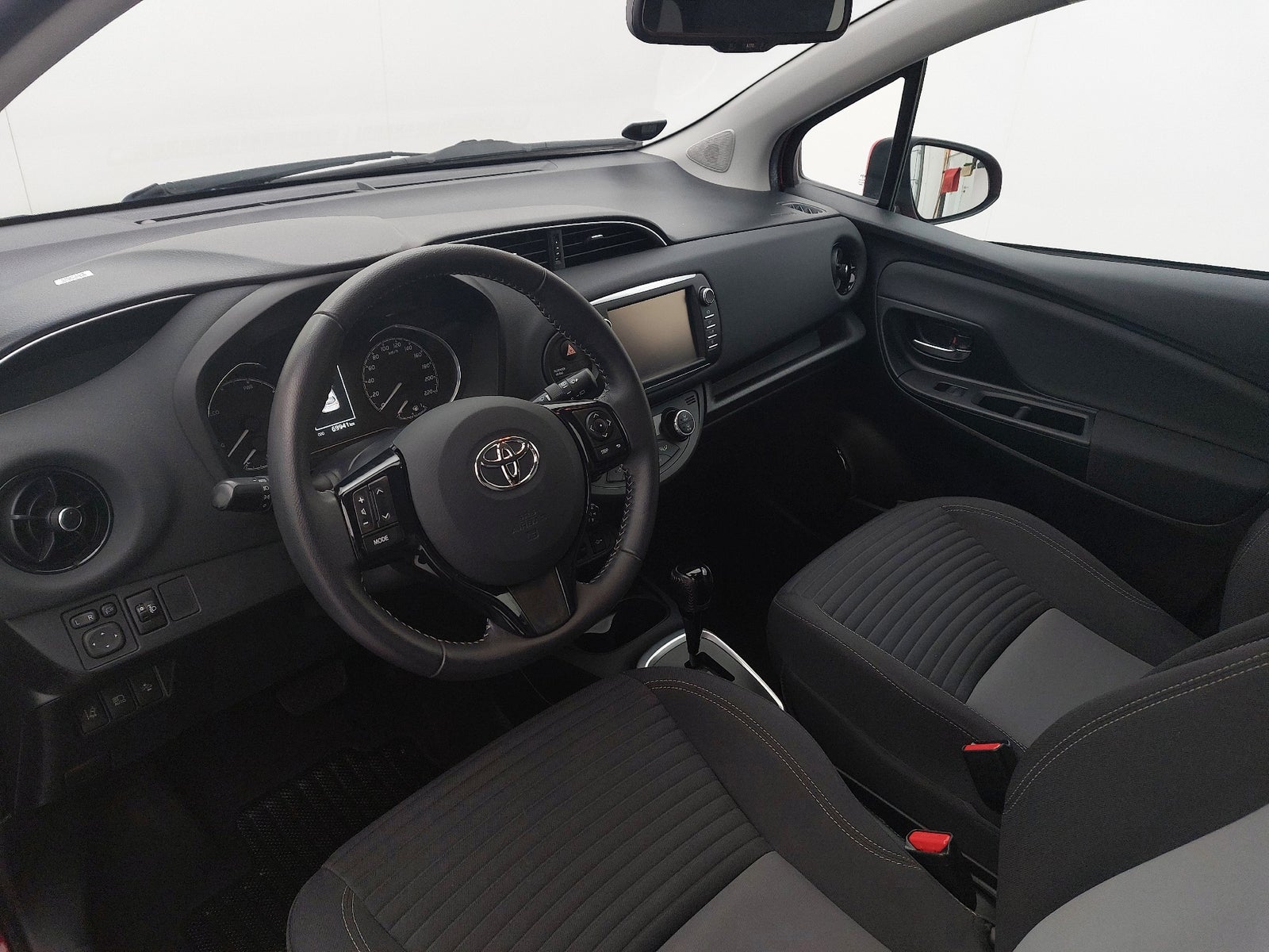 Toyota Yaris 1,5 Hybrid H2 Premium e-CVT Benzin aut.