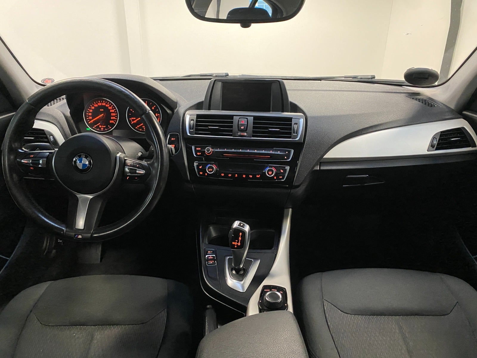 BMW 120d 2,0 aut. Diesel aut. Automatgear modelår 2016 km