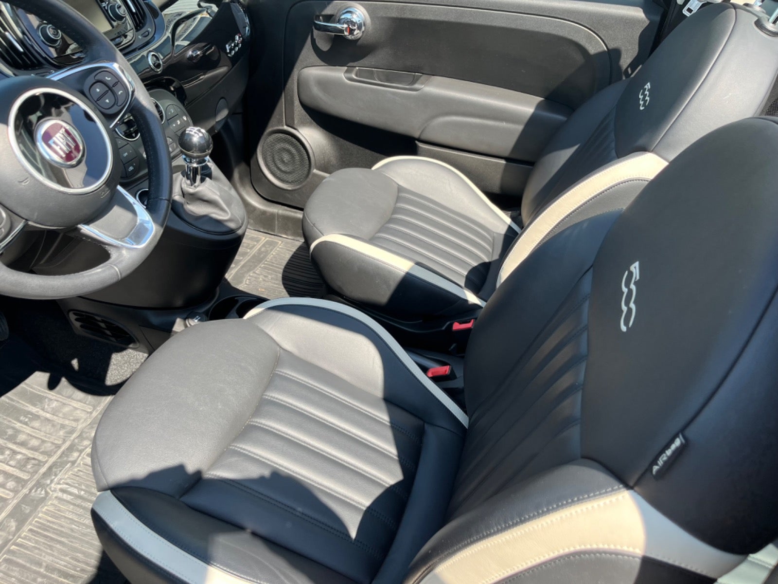 Fiat 500C 1,2 Lounge Benzin modelår 2018 km 36000 Sort ABS