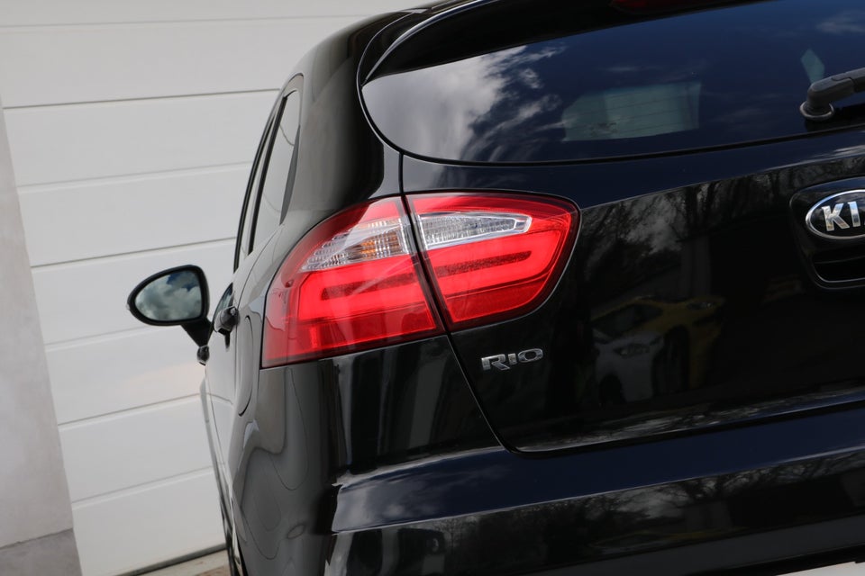 Kia Rio 1,2 CVVT Premium Benzin modelår 2015 km 100000