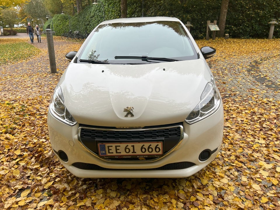 Peugeot 208 1,2 VTi Active Benzin modelår 2012 km 251000 Hvid