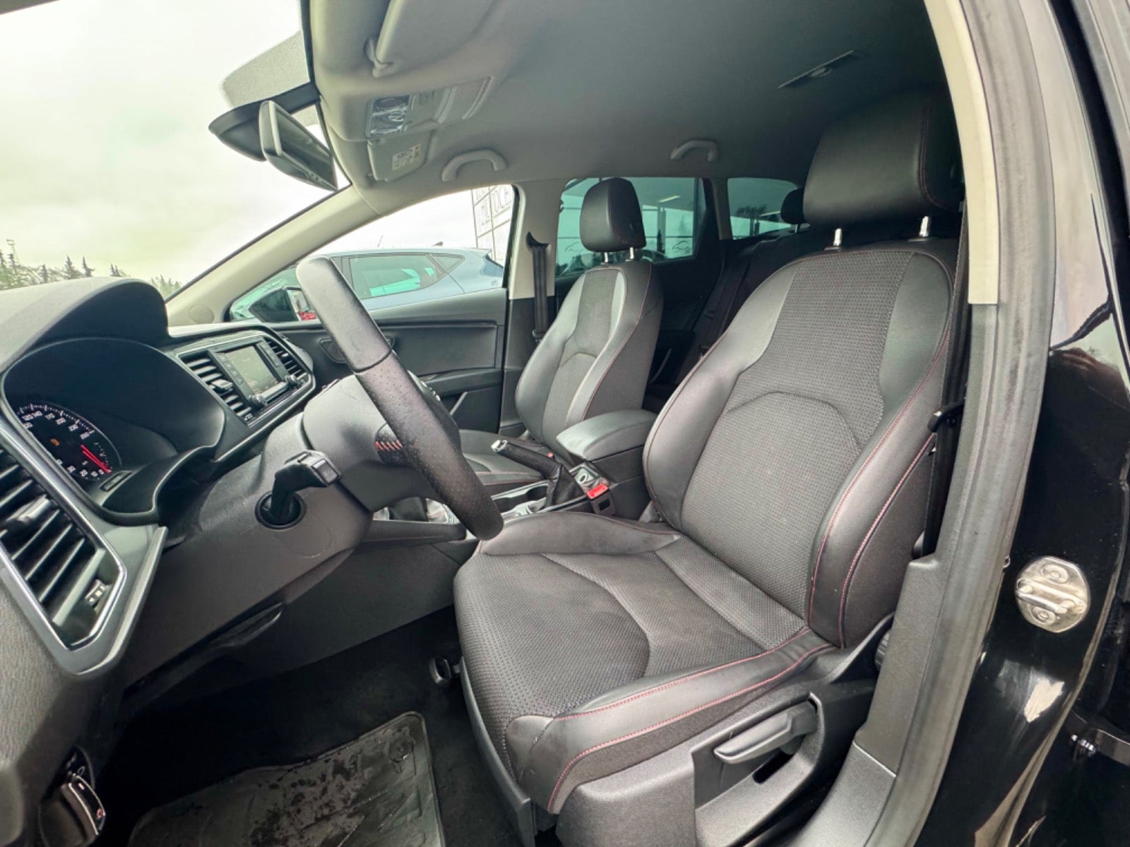 Seat Leon 2,0 TDi 150 FR ST eco Diesel modelår 2015 km 289000