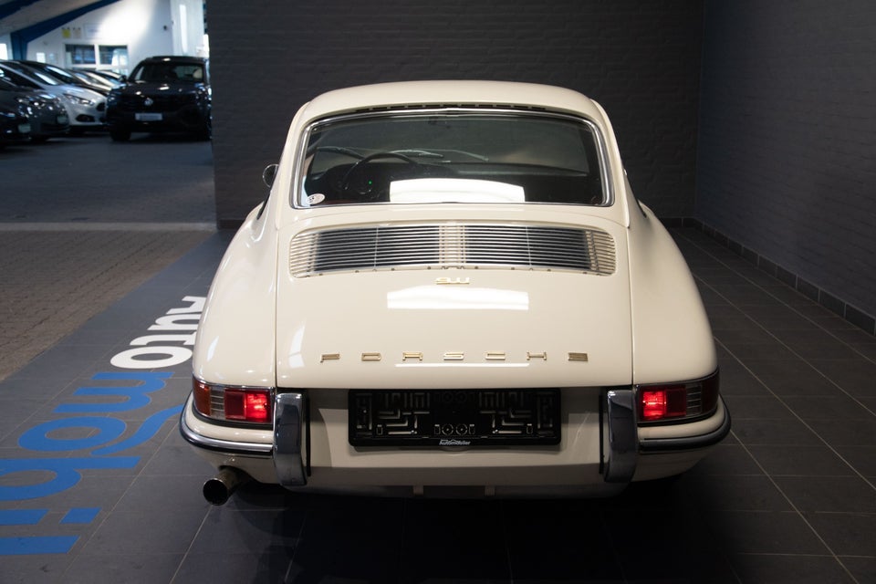 Porsche 911 2,0 Coupé Benzin modelår 1967 km 46000 Hvid