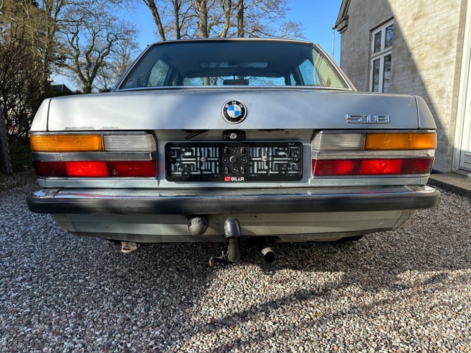 BMW 518 1,8 Benzin modelår 1983 km 265000