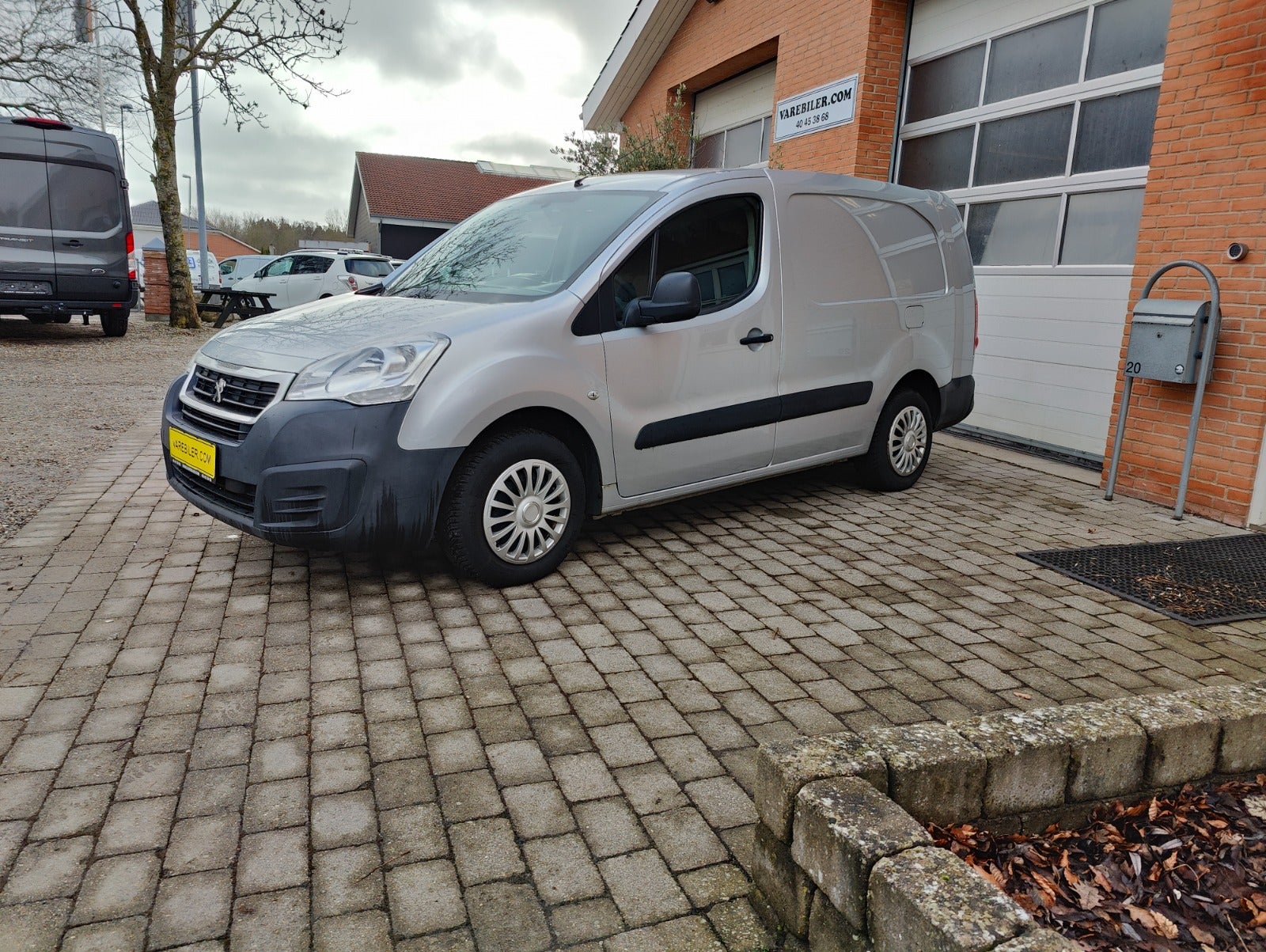 Peugeot Partner 1,6 BlueHDi 100 L2 Flex Van Diesel modelår