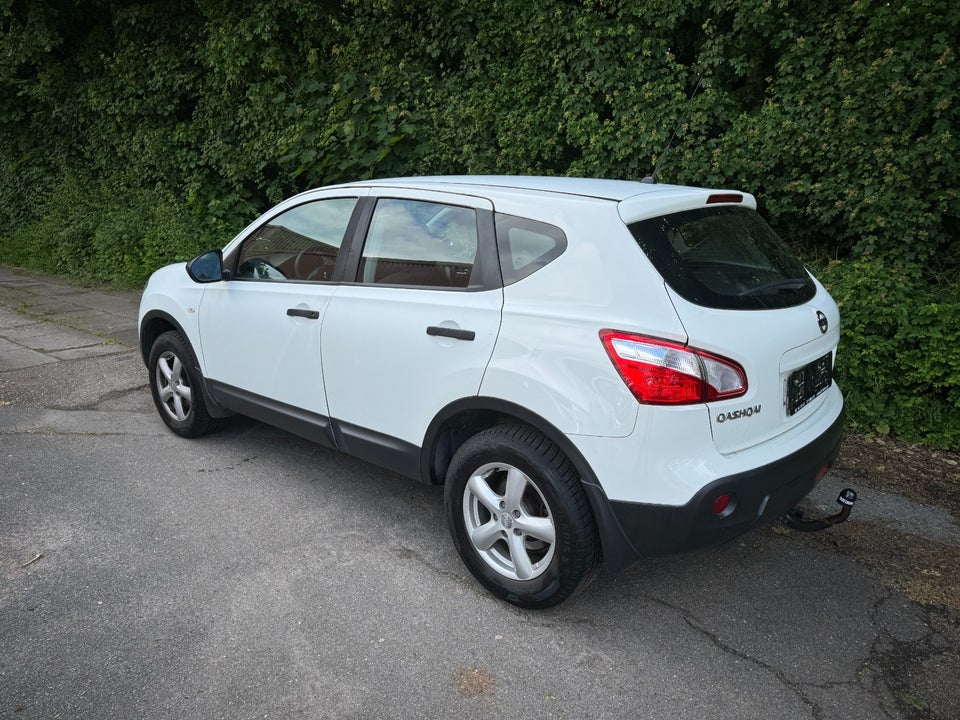 Nissan Qashqai 1,6 Visia Benzin modelår 2013 km 159000