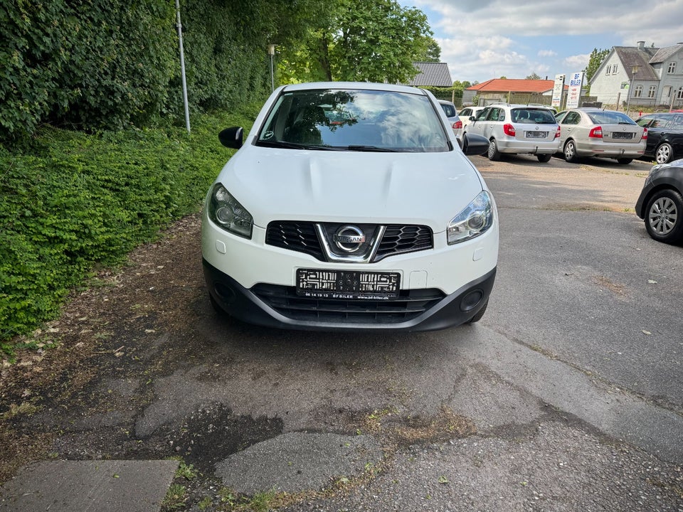 Nissan Qashqai 1,6 Visia Benzin modelår 2013 km 159000