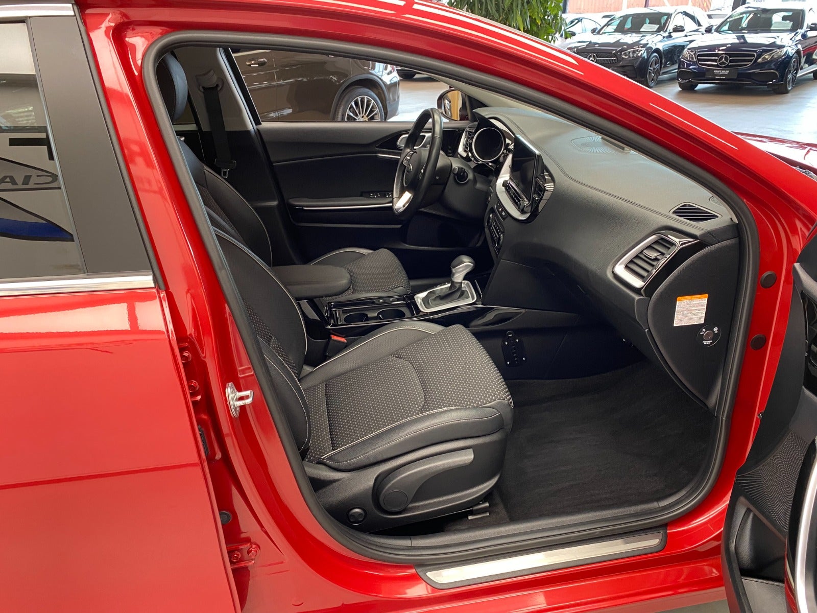 Kia Ceed 1,6 PHEV Upgrade SW DCT Benzin aut. Automatgear