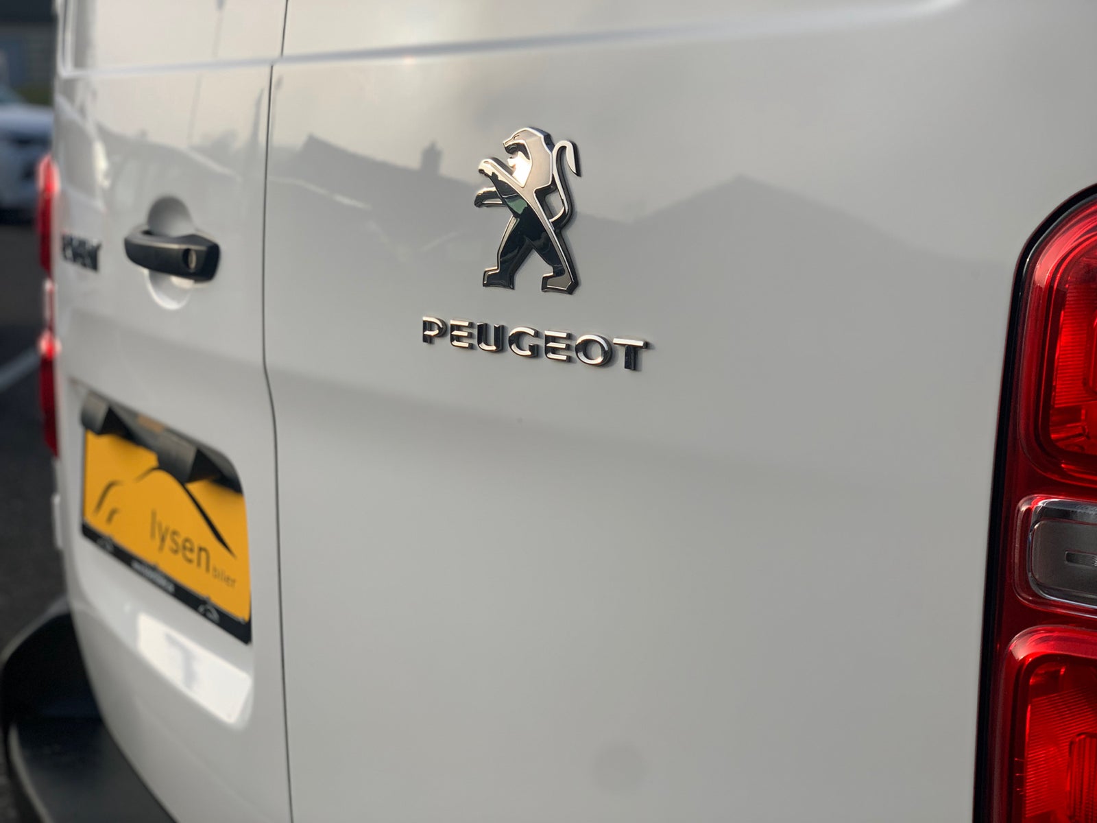 Peugeot Expert 2,0 BlueHDi 122 L3 Plus EAT8 Van d Diesel aut.