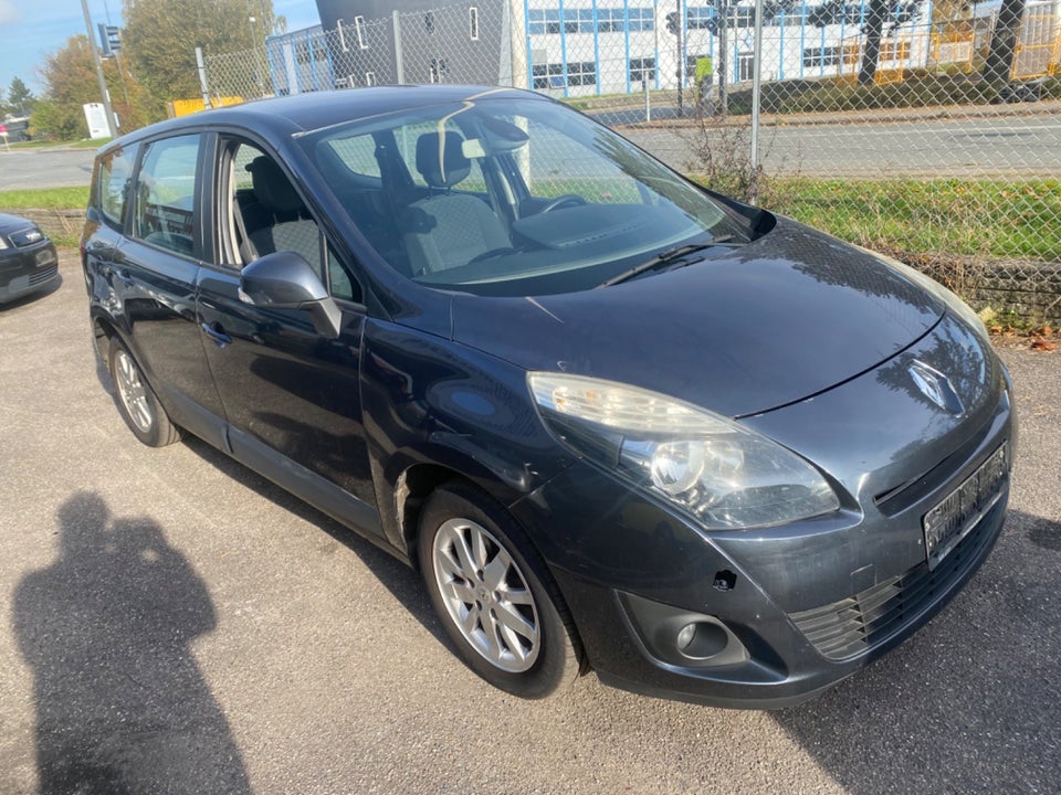 Renault Grand Scenic III 1,6 16V Authentique+ 7prs Benzin