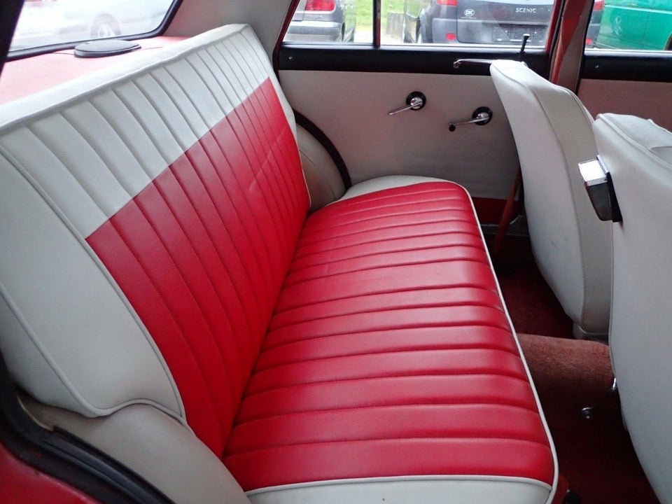 Datsun Bluebird 1,3 Benzin modelår 1966 km 38000 Rød