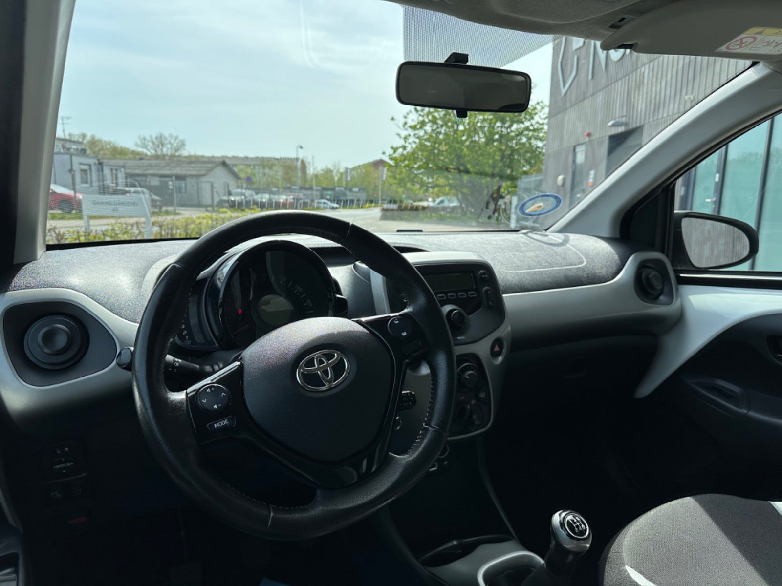 Toyota Aygo 1,0 VVT-i x-touch Benzin modelår 2015 km 198000