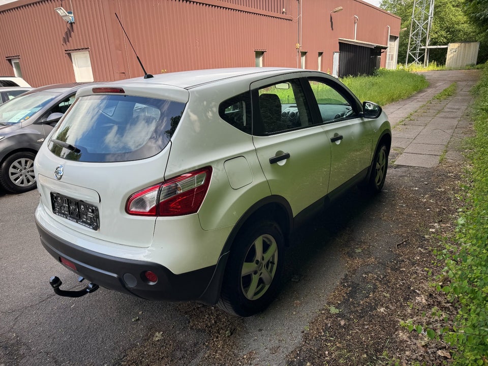 Nissan Qashqai 1,6 Visia Benzin modelår 2013 km 159000