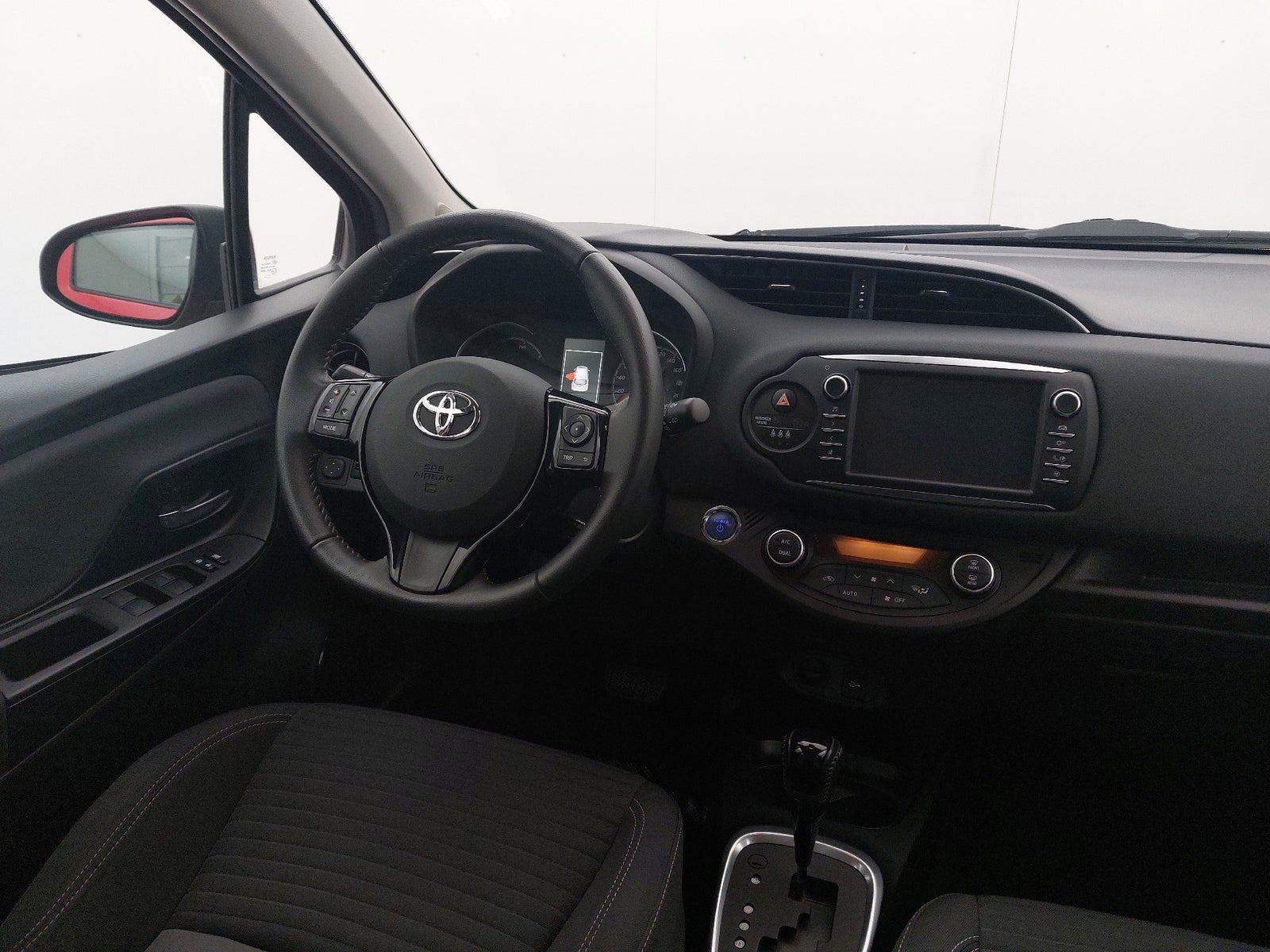 Toyota Yaris 1,5 Hybrid H2 Premium e-CVT Benzin aut.
