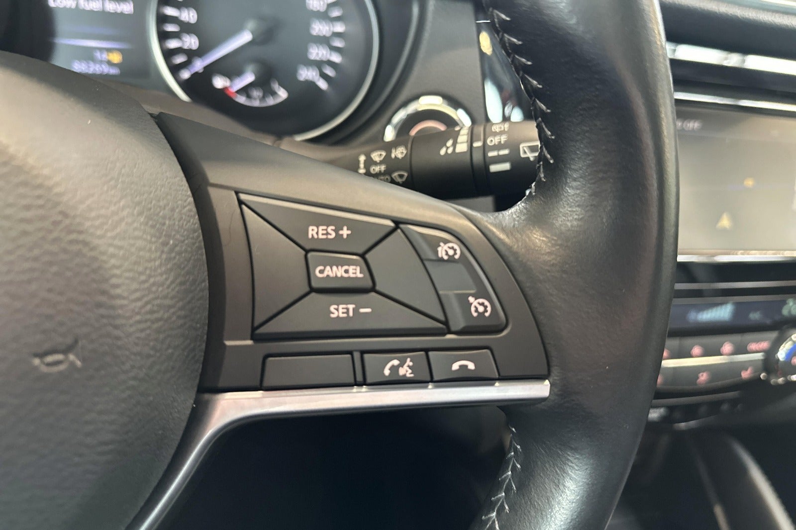 Nissan Qashqai 1,2 Dig-T 115 Tekna+ Benzin modelår 2019 km