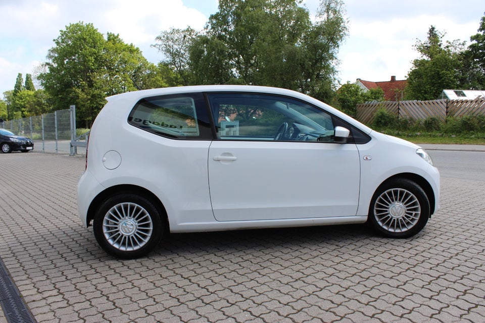 VW Up! 1,0 75 Move Up! Benzin modelår 2012 km 175000 Hvid ABS