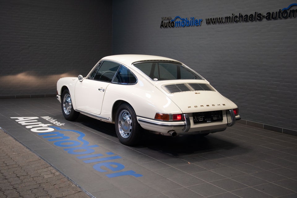 Porsche 911 2,0 Coupé Benzin modelår 1967 km 46000 Hvid