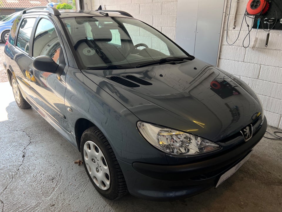 Peugeot 206 1,4 Edition SW Benzin modelår 2006 km 206000 træk