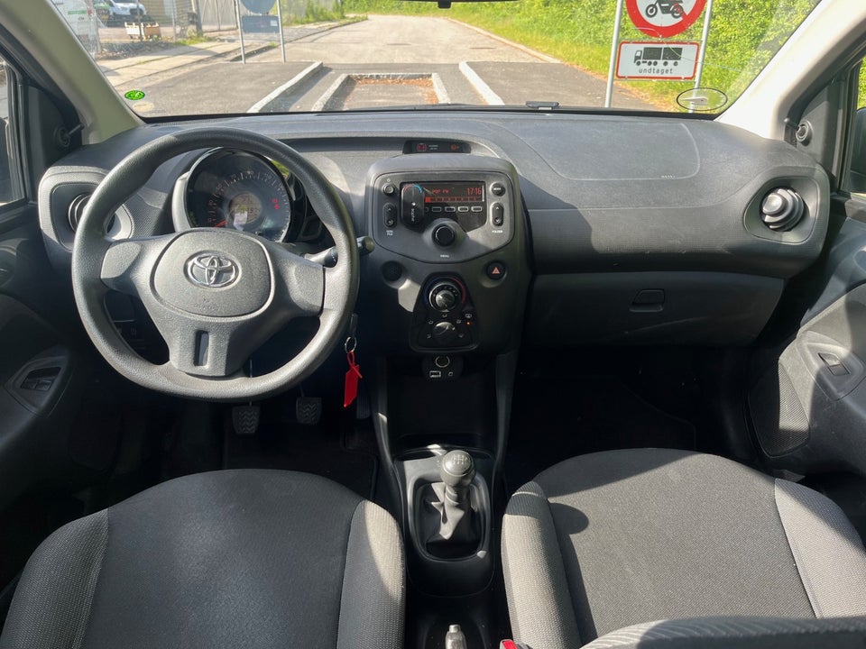 Toyota Aygo 1,0 VVT-i x Benzin modelår 2014 km 182000 nysynet