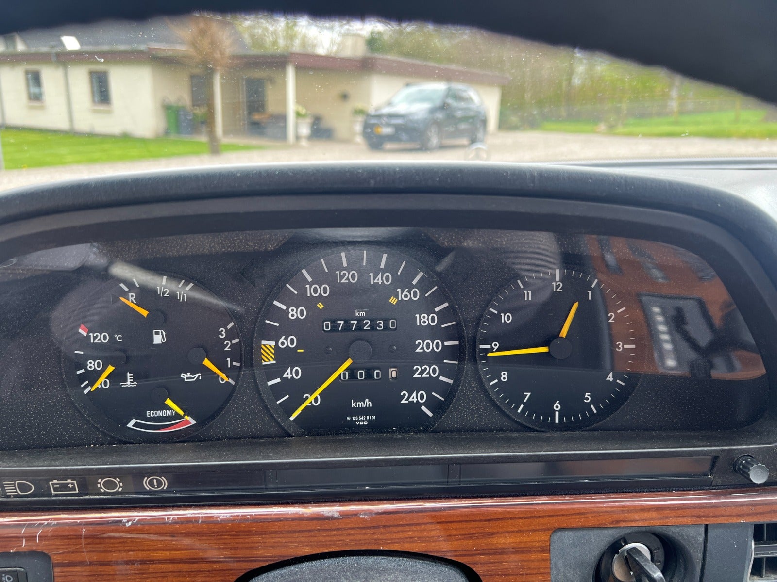Mercedes 280 S 2,8 Benzin modelår 1983 km 77000 Gråmetal