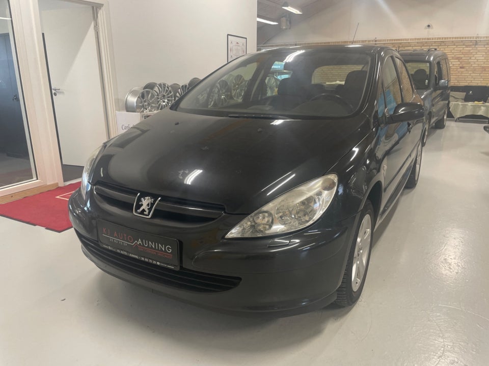 Peugeot 307 2,0 Griffe Benzin modelår 2005 km 234000 Sort