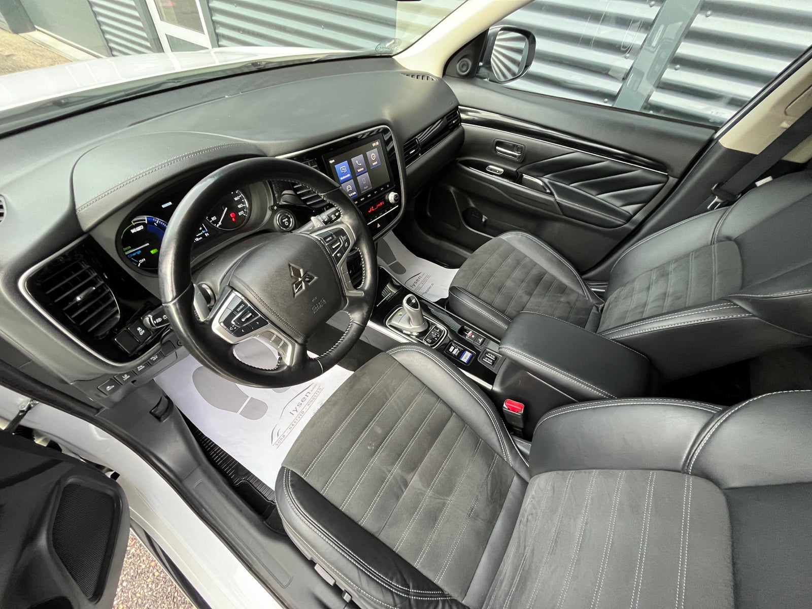 Mitsubishi Outlander 2,4 PHEV Intense CVT 4WD Benzin 4x4