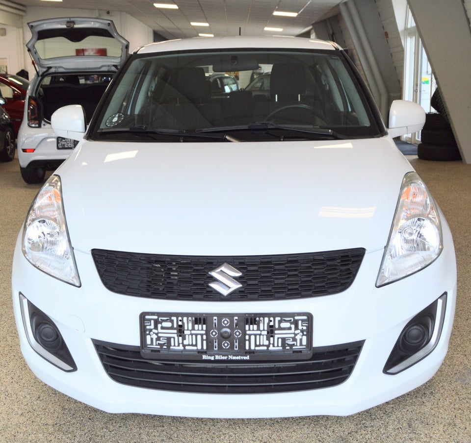 Suzuki Swift 1,2 Dualjet Benzin modelår 2015 km 138000