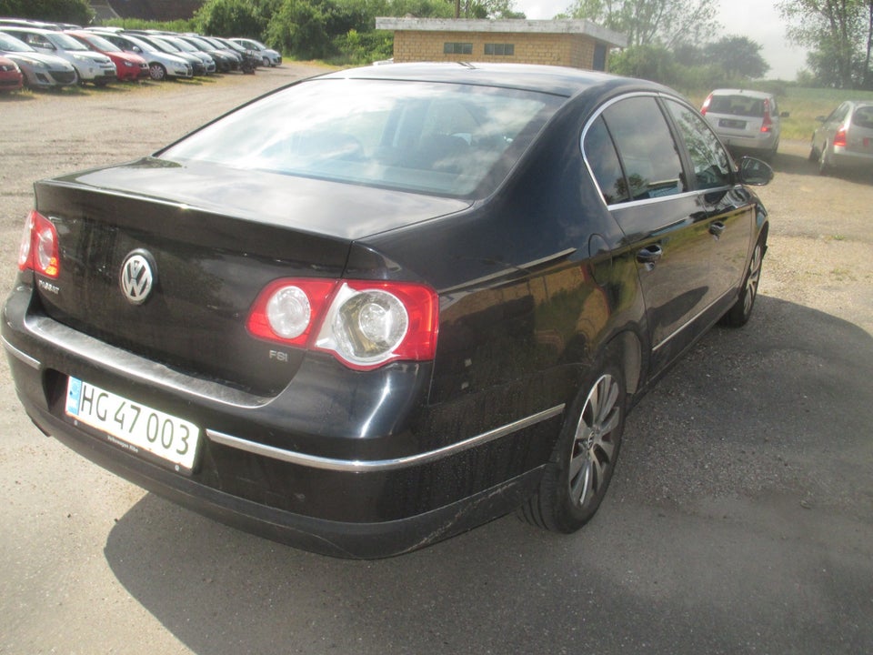 VW Passat 1,6 FSi Trendline Benzin modelår 2005 km 309000 ABS