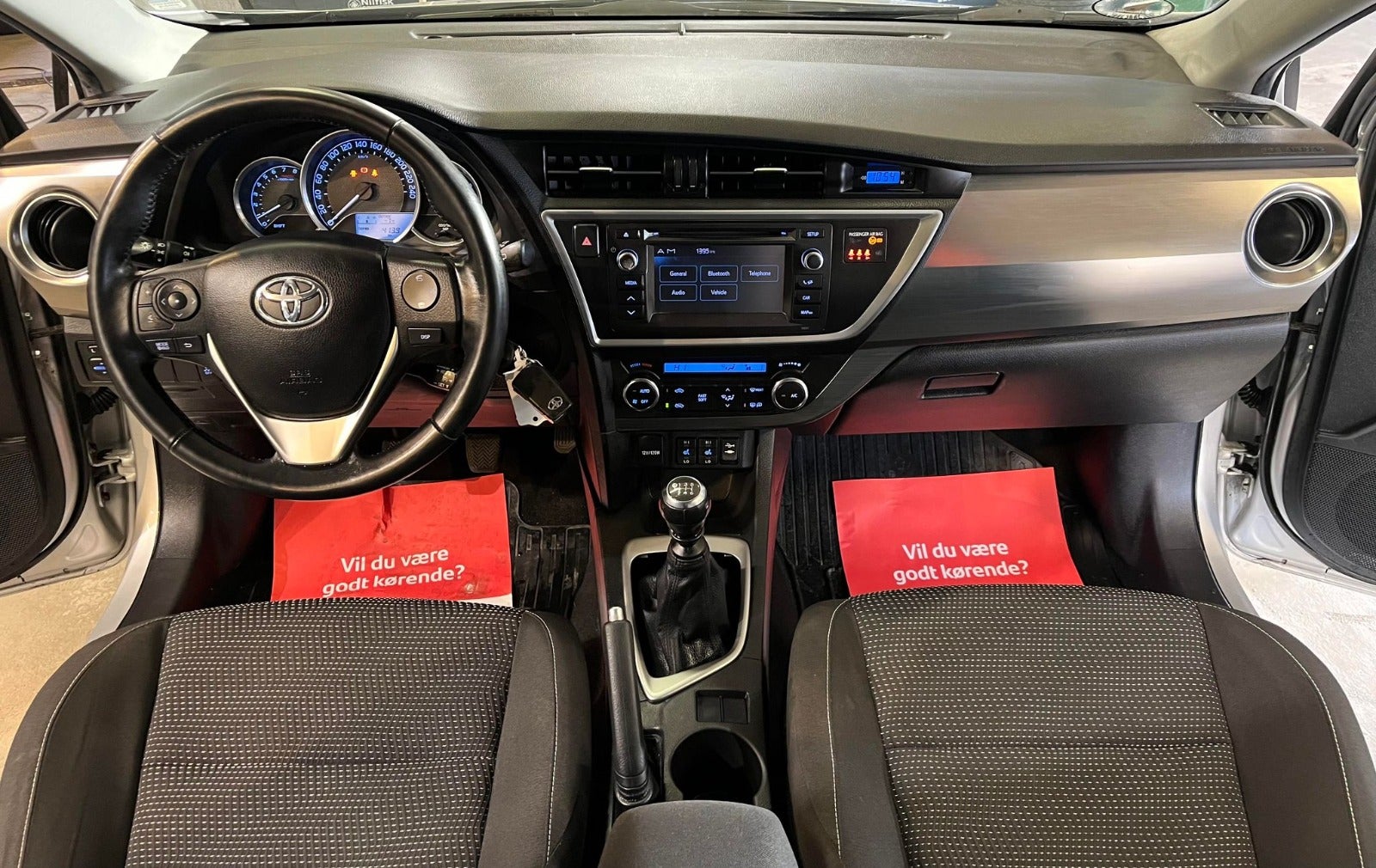 Toyota Auris 1,6 T2 Benzin modelår 2013 km 62000 nysynet ABS