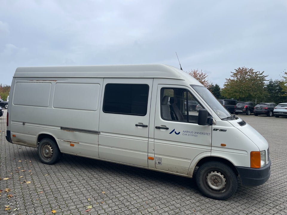 VW LT35 2,5 TDi Mandskabsvogn Diesel modelår 1998 Hvid km